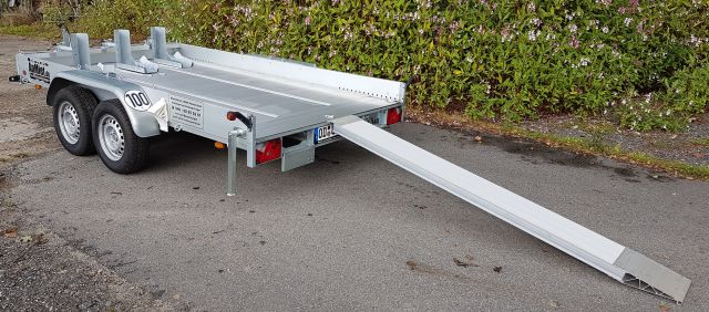 NM-348Universaltransporter, 1650kg GG, 1250kg NL, Lademae 340x180cm, Anssem Tandem  gebremst, fr 3 oder 5  Motorrder, Tempo 100